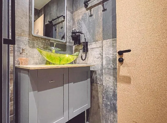 Gogh Gare By Joyca Privee Penzion *