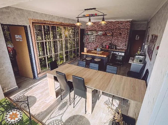 Gogh Gare By Joyca Privee *