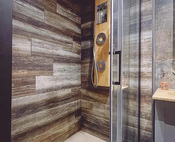 Gogh Gare By Joyca Privee *