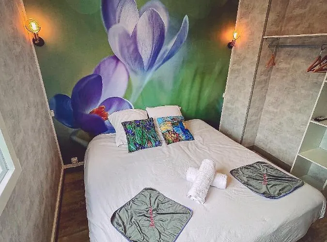 Gogh Gare By Joyca Privee Penzion